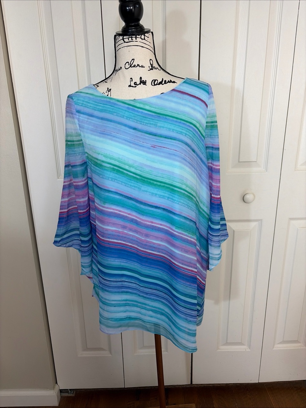 Chico's Sz 0 Small Pullover Top Blouse 3/4 Sleeve Multi-Color Pastels Poly/Rayon